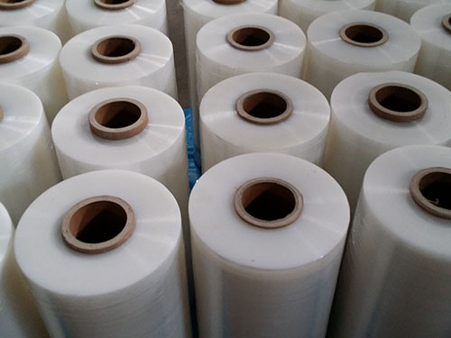 High quality polyethylene packaging film in China shrink wrap roll film with machine