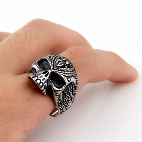 skull ring with ruby