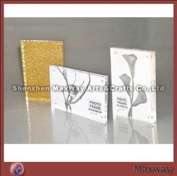 Magnetic Acrylic/Plexiglass Photo/Card Keeper