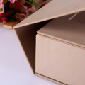 Caja de regalo de doble apertura magnética de cartón marrón