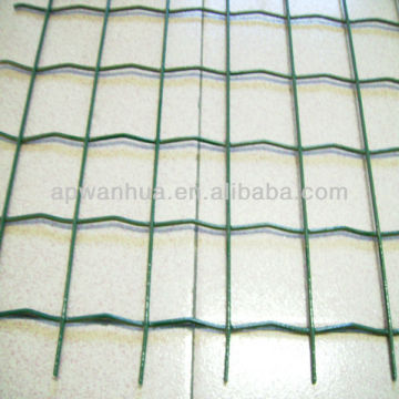 RABBIT FENCE AND DOG FENCE/welded wire mesh/euro fence/pvc coated welded utility fence