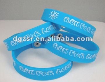 Cheap silicone bracelets with metal clip