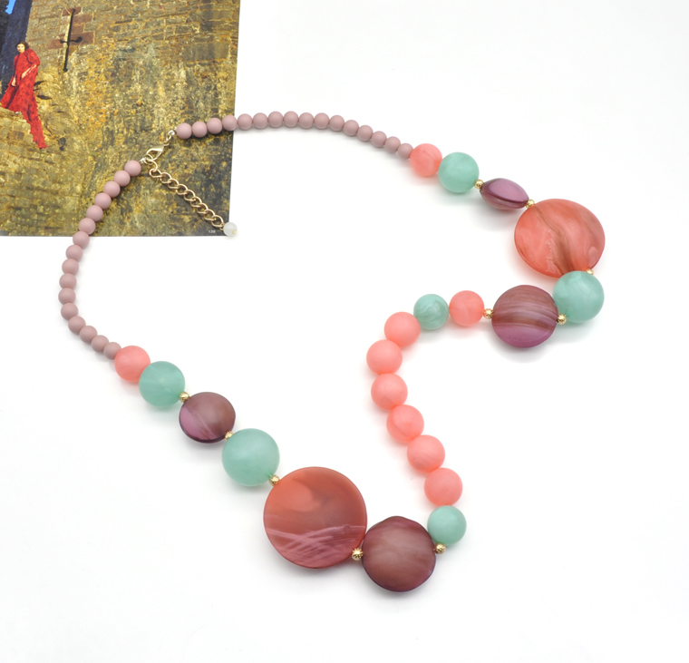 2021 winter and autumn series long acrylic and resin green and rose red beaded necklace