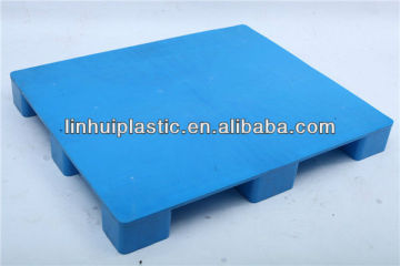 flat plastic pallet