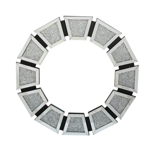 настенное оформление зеркало круглое изделия из алмаза висит
