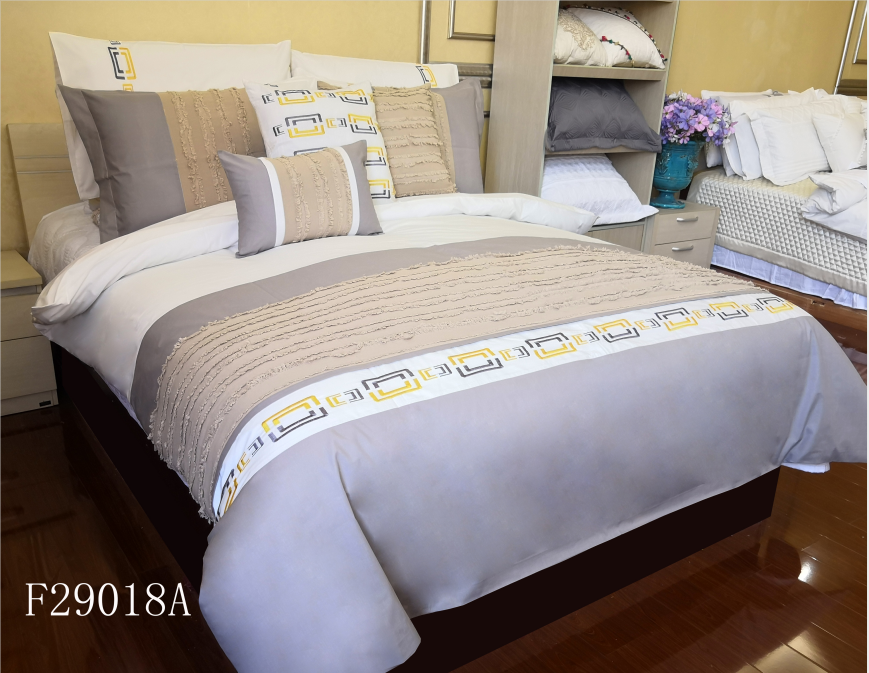 BSCI manufacturer direct selling embroidery duvet cover and pillow case microfiber king size duvet cover bedding set