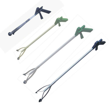 Handle grabber reaching tools