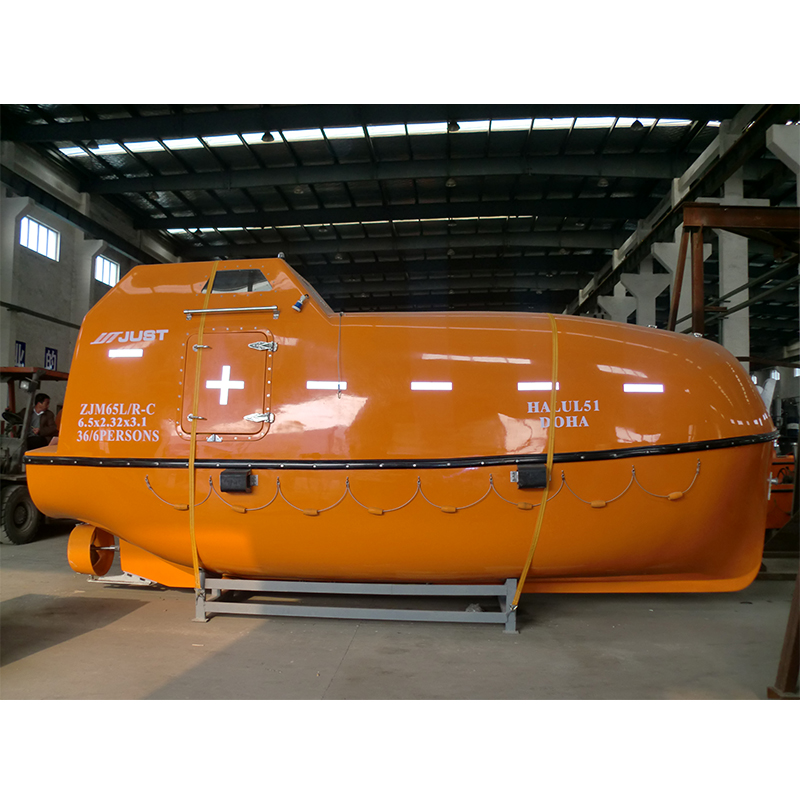 Solas approved 5M length totally enclosed lifeboat and gravity davit