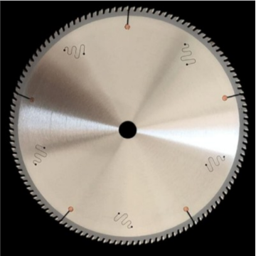 Tungsten carbide saw blades for cutting aluminium alloys