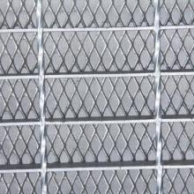 Compound grating with wire mesh