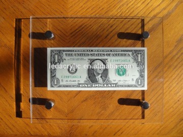 Acrylic floating frame for wall display of one banknote