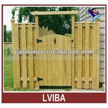Decorative natural color wood rail fence