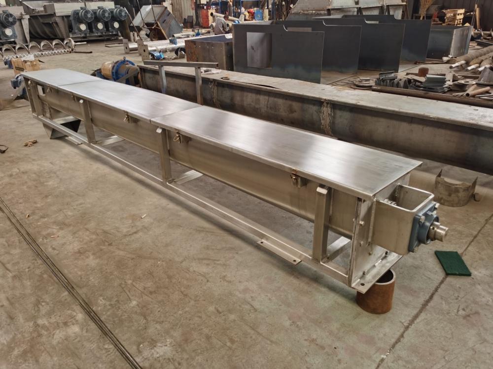 Stainless steel screw conveyor for waste water treatment