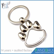 Bear's paw metal keychaon