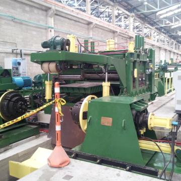 Steel cutting to length machine