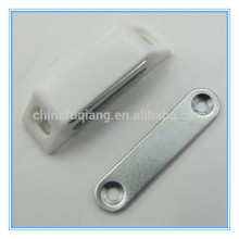 Magnetic door catcher