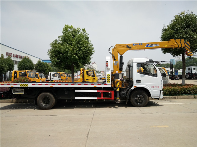 6 Ton Dongfeng Tow Truck tare da Crane