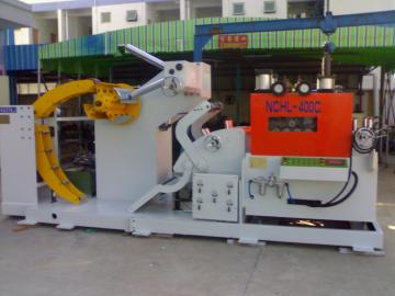 Auto pneumatic rolling feeder