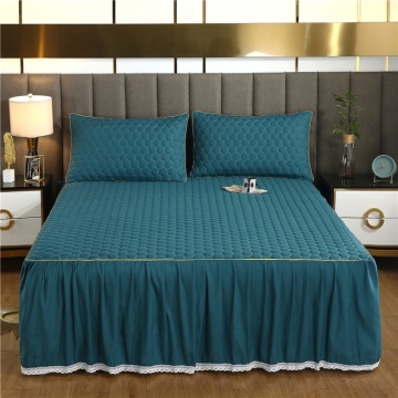 Skin-friendly lace quilted bed skirt