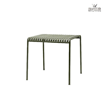 Small table in iron for the outdoors