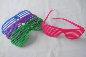 Big Shutter Shades Plastic Sunglasses