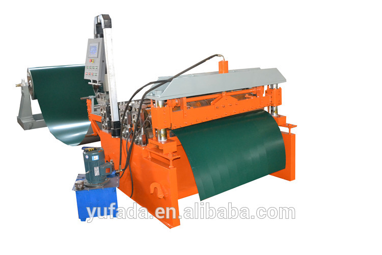 Automatic slitting machine with laminating function