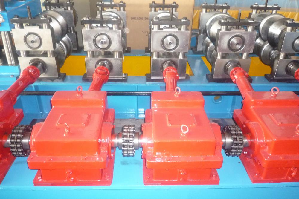 Two waves highway guardrail roll forming machine