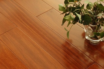 Plank engineered wood flooring