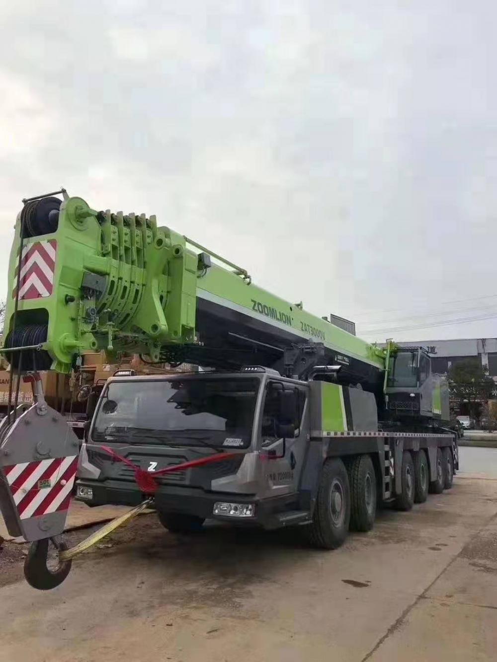 300T Dreirad All Terrain Crane Zoomlion Zat3000