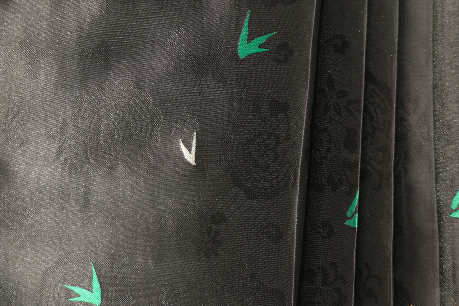 falda con cara de caballo chino chinese horse face skirt