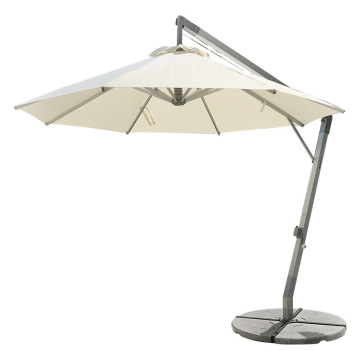 Набор зонтичных зонтов на открытом воздухе