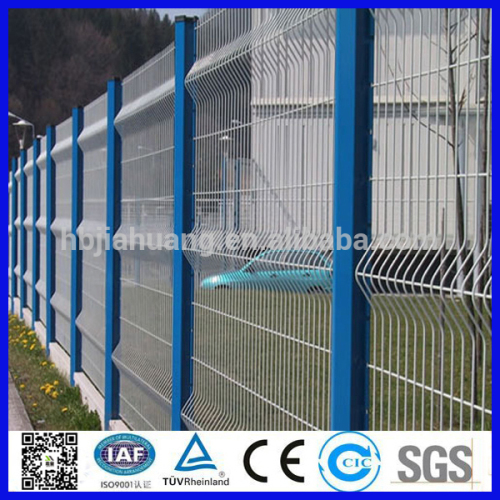 Reinforcing Welded Wire Mesh Fence Panels in 12 Gauge