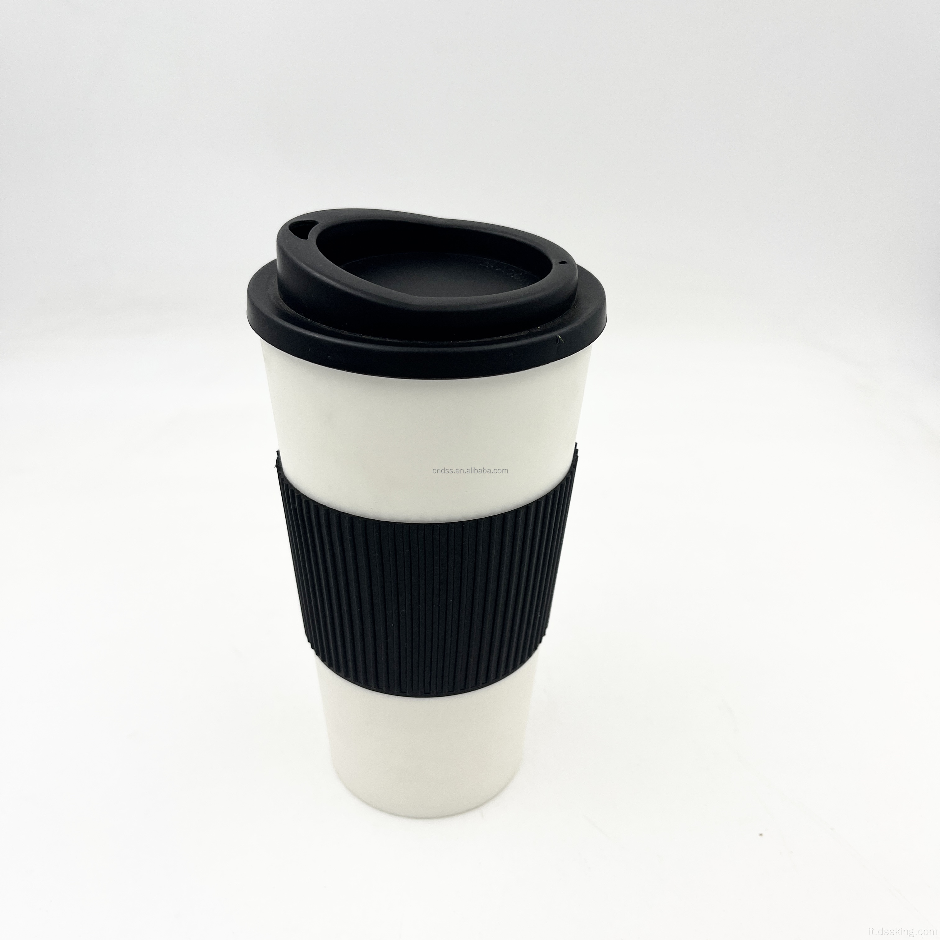 BPA Cucia di caffè in plastica gratuita con manica da 16 once da 500 ml di tazze da caffè riutilizzabili con coperchi