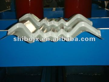 Metal stud roof roll forming machine