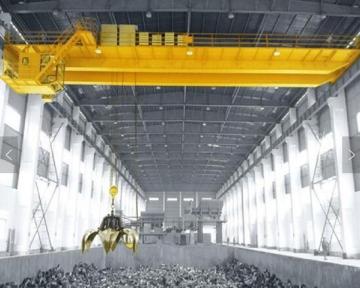 Double beam overhead crane with two hooks