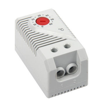 Small compact thermostat, high switching performance