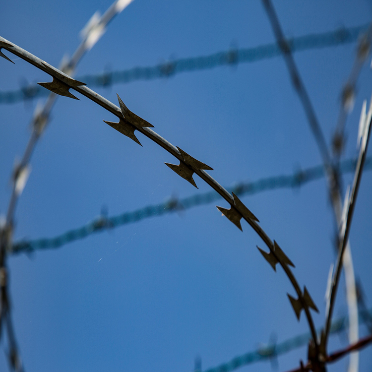High Quality BTO-22 Barbed Wire on Top