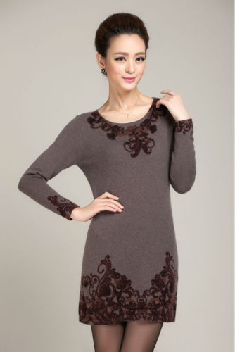 ladies' applique knitted sweater