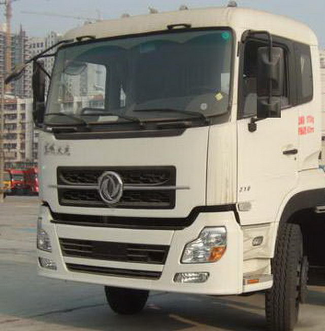 شاحنة نقل الأعلاف السائبة من شركة Dongfeng Tianlong 8X4