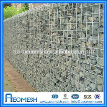 galvanized wire mesh stone basket fence