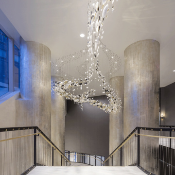 Lobby du restaurant charmant grand lustre pendentif lumière