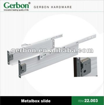 Self closing metalbox drawer runner