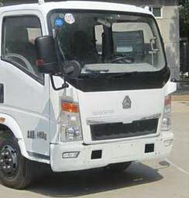 SINOTRUCK 4X2 5-7Ton Low شاحنة مسطحة منخفضة