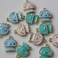 Cartoon Alloy Sea Animal Wisiorki Sztuczna Emalia Meduzy Charms DIY Breloczek Ozdoba Kolczyk Naszyjnik Biżuteria Dostawa