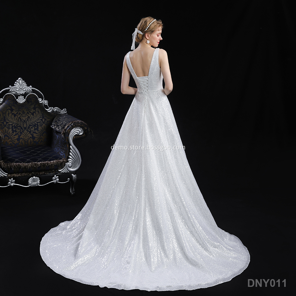 Sweetheart Backless Lace Train Wedding Dress