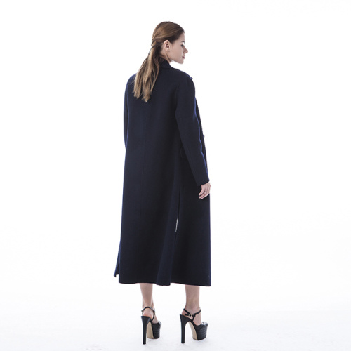 Fashion cashmere overcoat in autumn and winter