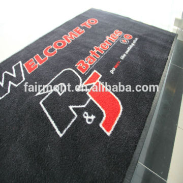 black lace celebrity red logo mat 02