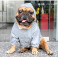 Chaqueta con capucha del impermeable del perro ligero