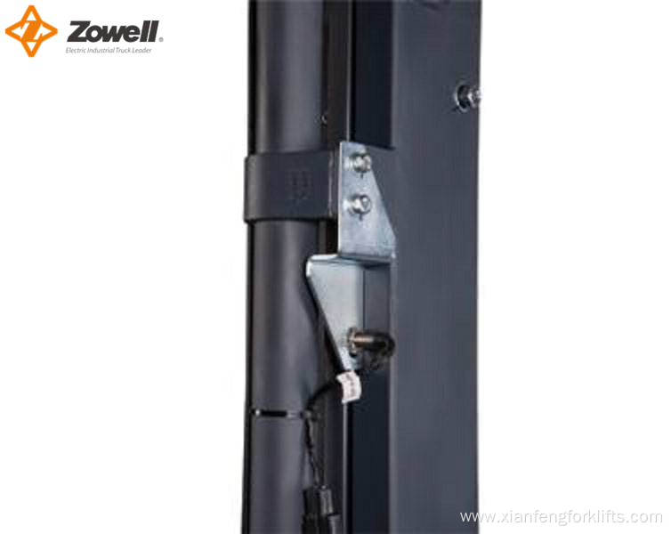 Zowell 1.5 ton Electric Straddle Stacker
