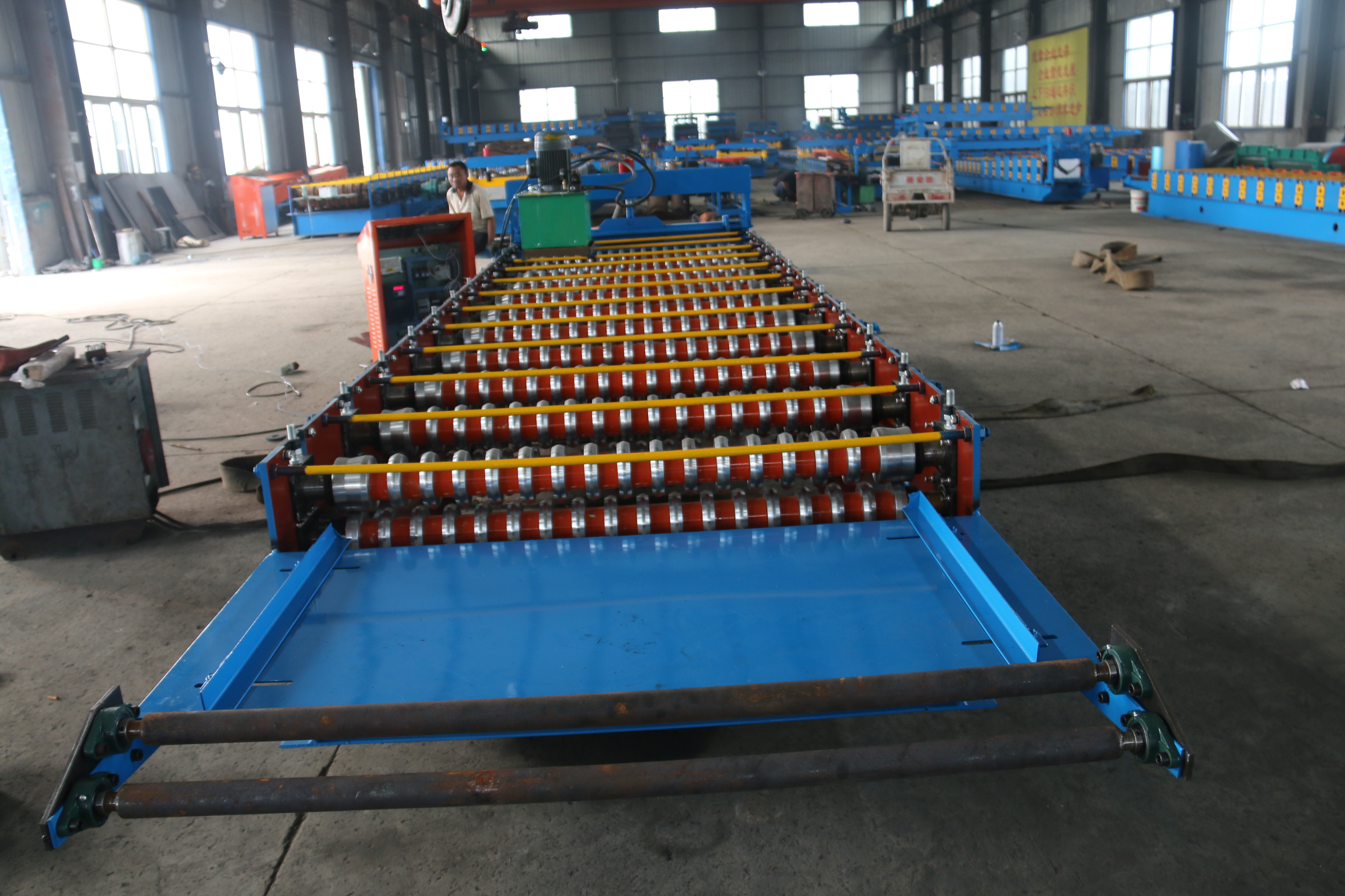 Corrugated sheet metal roof making machine